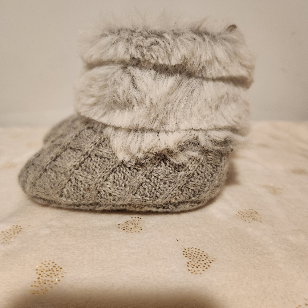 NWT Baby Steping Stones grey booties. Size 6/9 months.